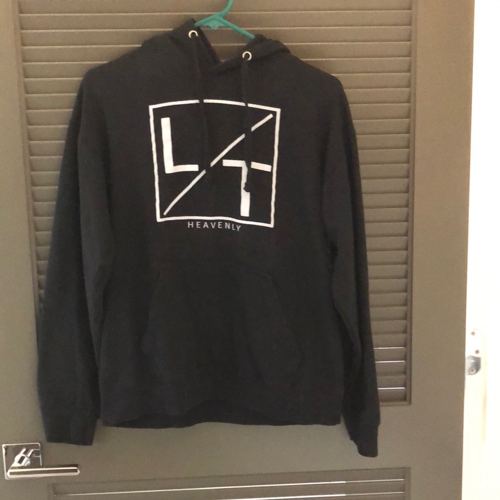 Men’s heavenly Lake Tahoe resort black pull over sweater size small.Lightly worn